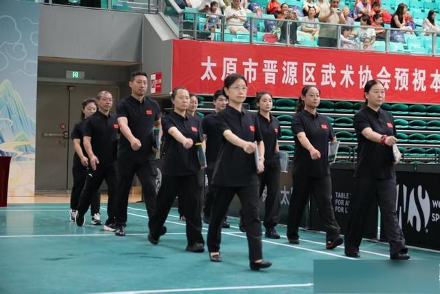 alt, 举办此次赛, 器械